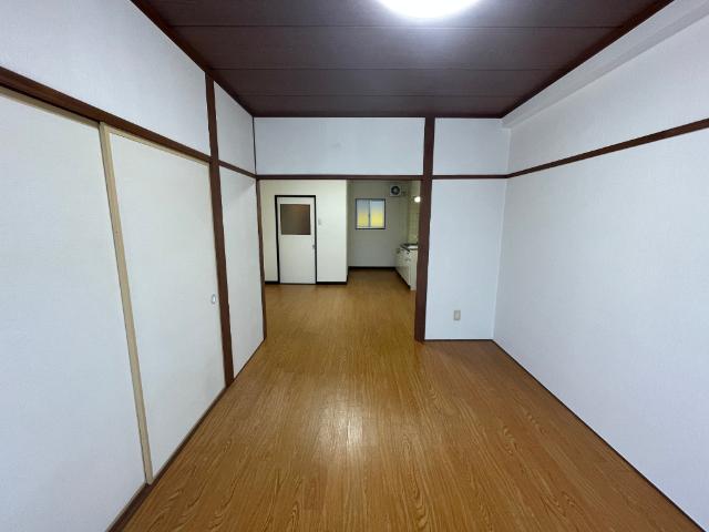 ファミール若松 リビング
