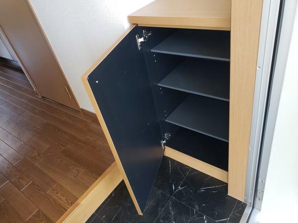 サープラス双葉 玄関