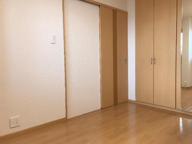ガーデン鏡池 室内
