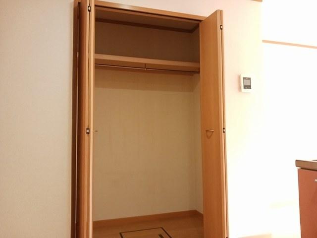 ノーブルメゾン　飯塚（102） 収納
