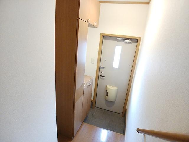 センプリーチェ　Ａ（205） 玄関