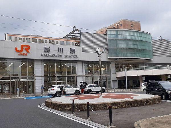 ＪＲ勝川駅：590m