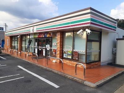 セブンイレブン：500m