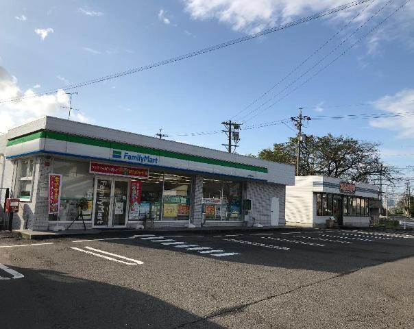 ファミリーマート可児梅白店：782m