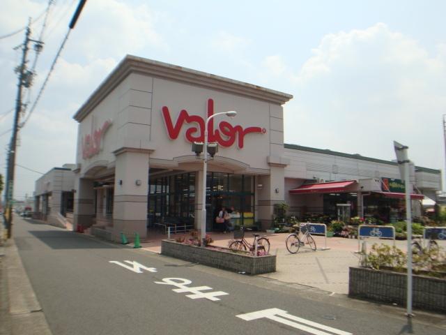 バロー高蔵寺店：381m