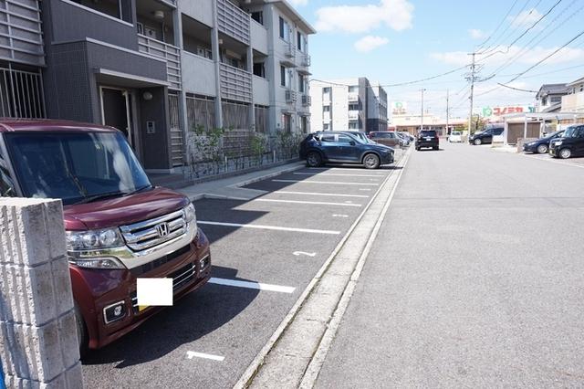 エトワール・デュノール（101） 駐車場