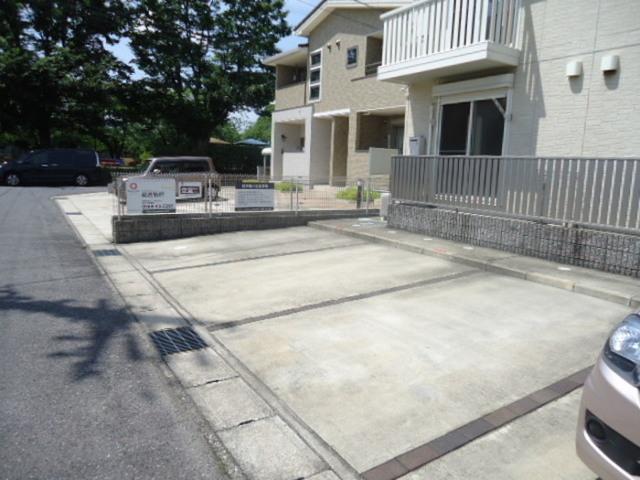 ヴァン・サンク（101） 駐車場