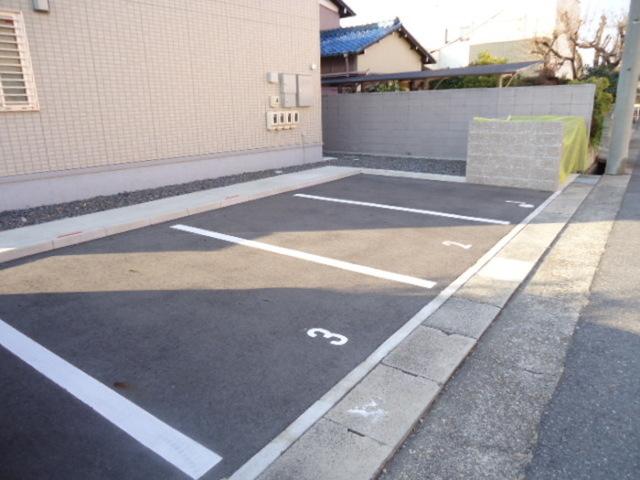 ユーパレス　B棟（105） 駐車場