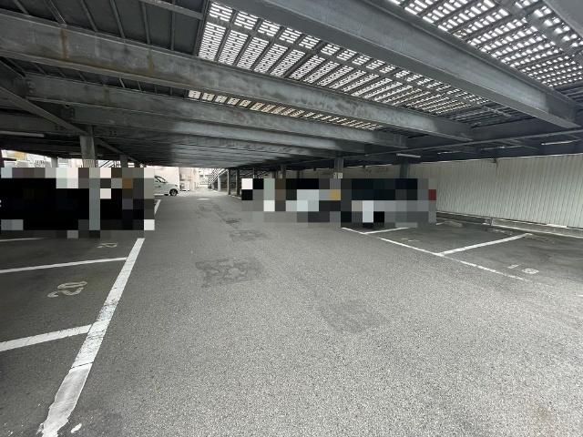 フェリス・フェンテ 駐車場