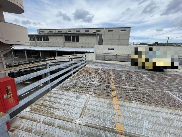 フェリス・フェンテ 駐車場