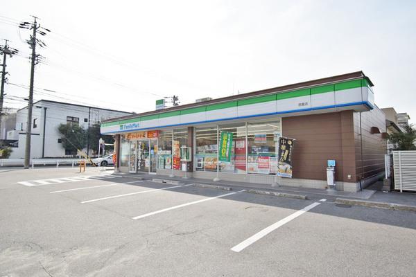 ファミリーマート徳重