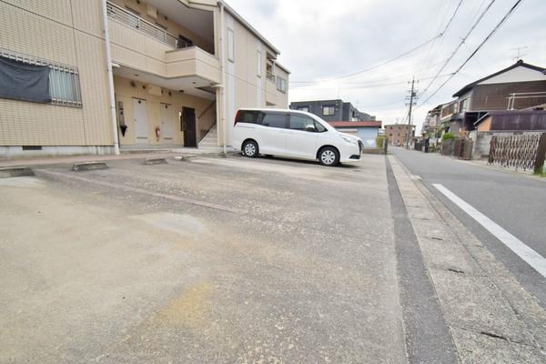 グレース戸田 駐車場
