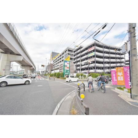 アピタ長久手店：639m