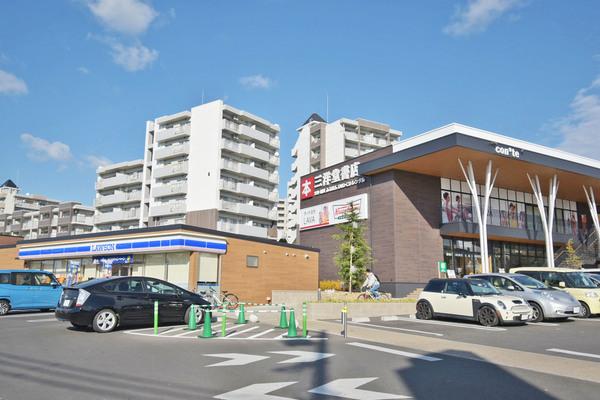 ローソン・三洋堂書店