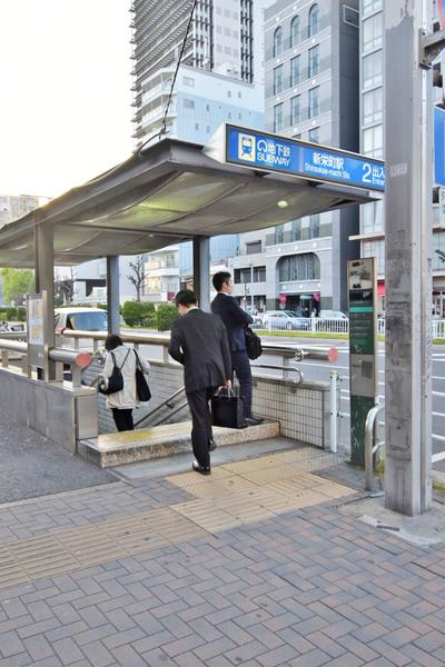 東山線新栄町駅