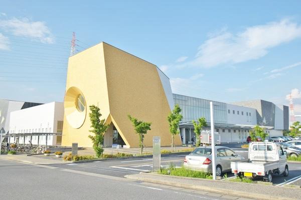 日進市立図書館