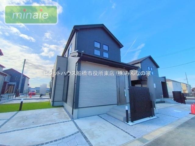 やさしい色調の落ち着いた外観