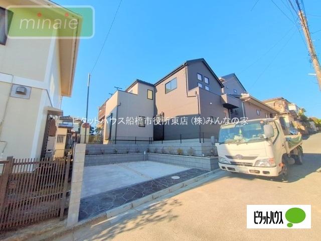 やさしい色調の落ち着いた外観