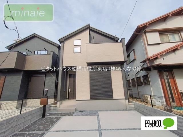 温もり感じるナチュラルな外観