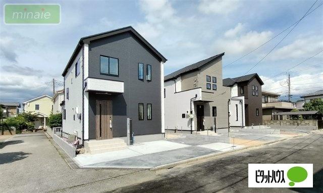 やさしい色調の落ち着いた外観　施工例