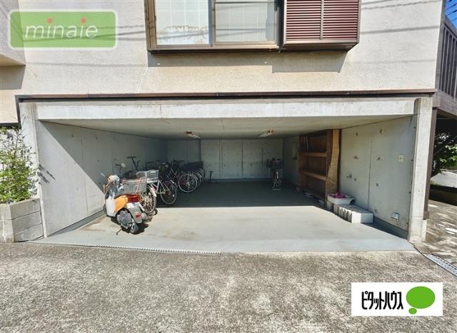 販売現地