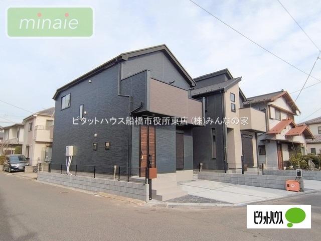 温もり感じるナチュラルな外観