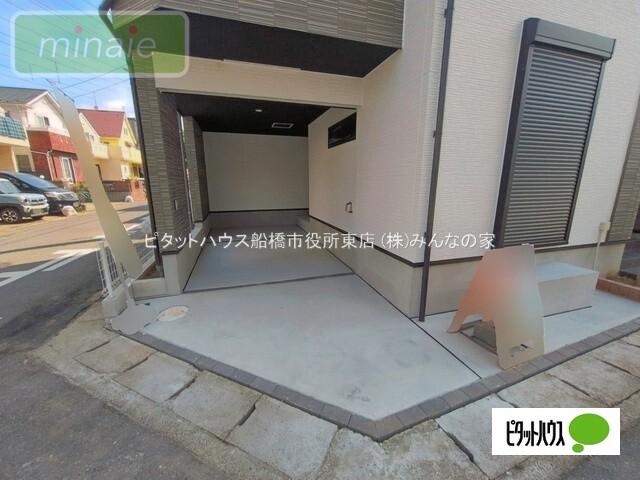 床暖房　フリースペース付き　WIクローク付き　A号棟　塩焼 駐車場