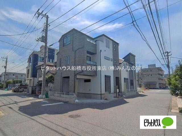 床暖房　ファミリークローゼット付き　WIクローク付き　B号棟　 外観