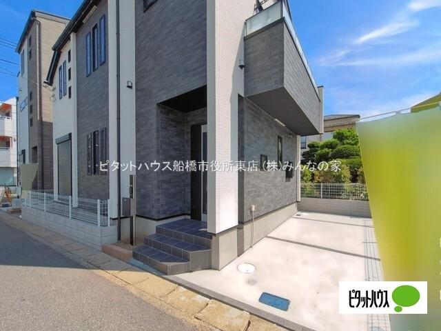 床暖房　ファミリークローゼット付き　WIクローク付き　B号棟　 駐車場