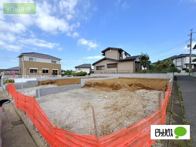 長期優良住宅　小学校6分　WIC  SIC  パントリー　並列2台駐車　 前面道路含む現地写真