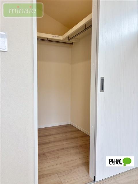 床暖房　ファミリークローゼット付き　WIクローク付き　B号棟　 収納
