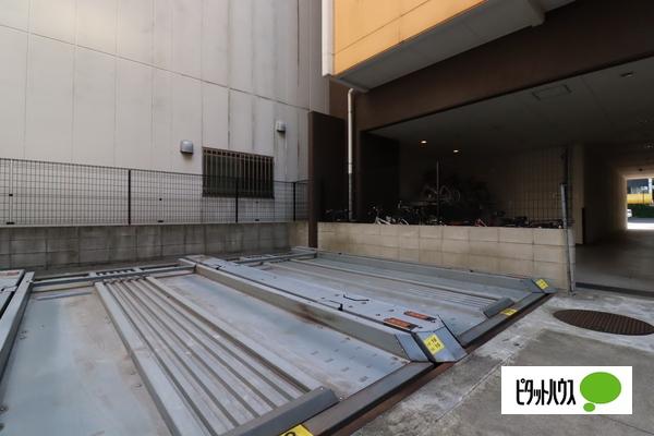 アーデン東別院（808） 駐車場