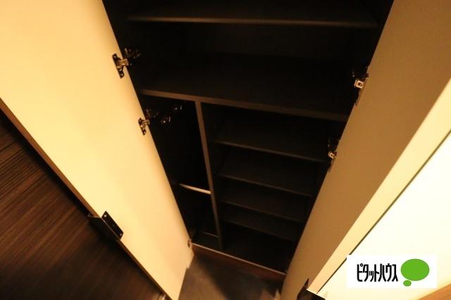 プレサンスTHE久屋大通レジェンド（307） 玄関