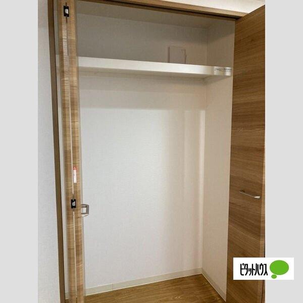 グロウヒルズ新守（203） 収納