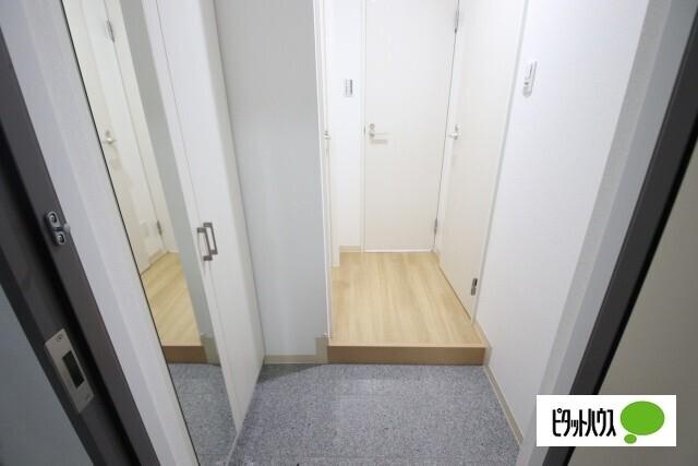 カロス新栄（502） 玄関