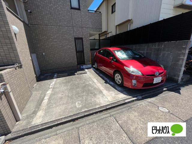 セントラルハイツ内山（302） 駐車場