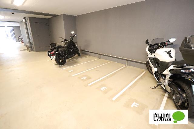 プレサンス丸の内アドブル（205） 駐車場