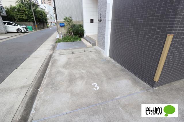 ラルーチェ泉（703） 駐車場