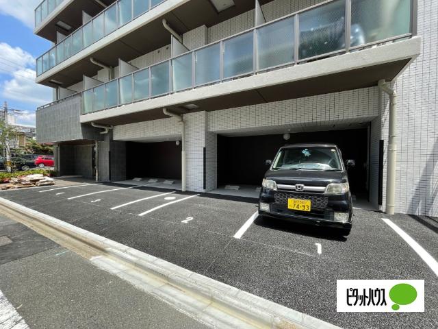 エステート金山（1005） 駐車場