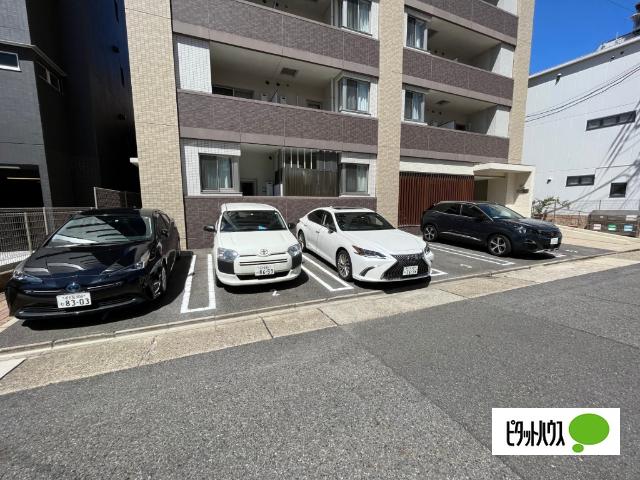 アビタシオン今池パルク（601） 駐車場
