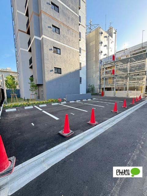 S-RESIDENCE高岳bresa 駐車場