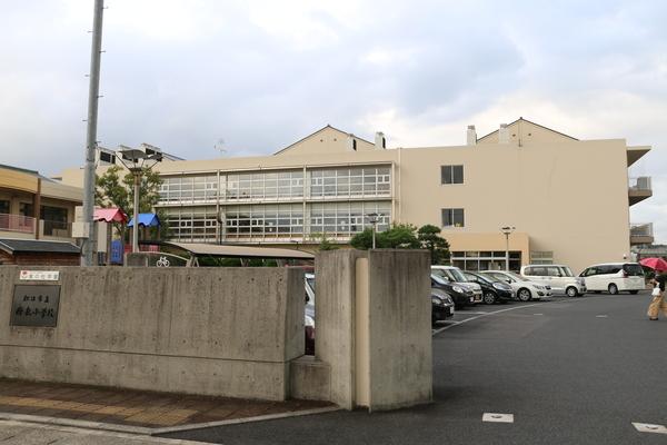 松江市立母衣小学校：1192m