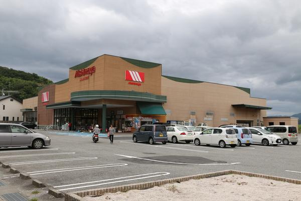 みしまや楽山店：274m