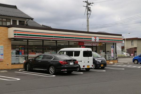 セブンイレブン松江楽山店：326m