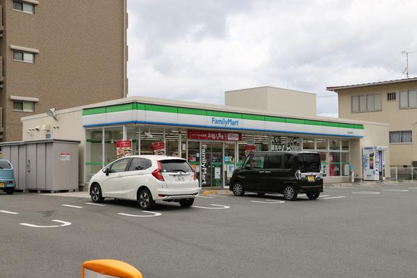 ファミリーマート松江黒田町店：620m