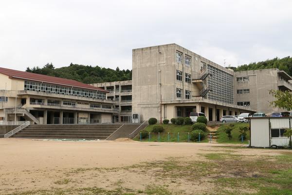 松江市立第四中学校：1247m