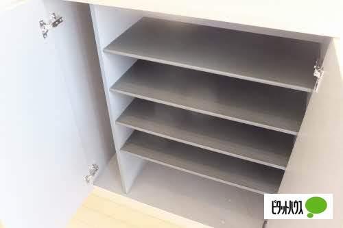 リラフォート（102） 玄関