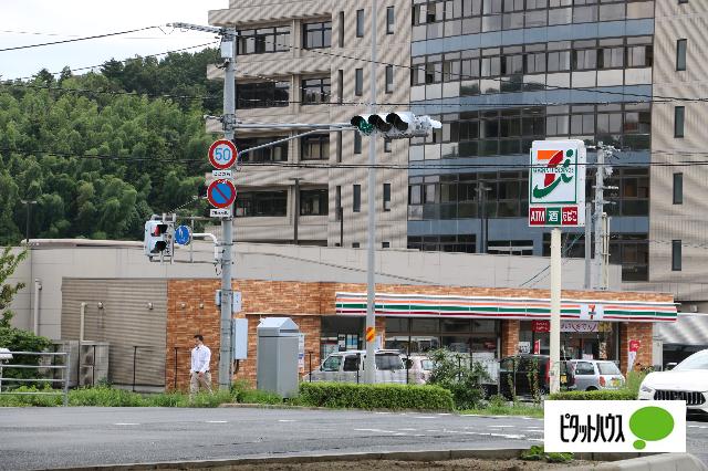 セブンイレブン松江合同庁舎前店：900m