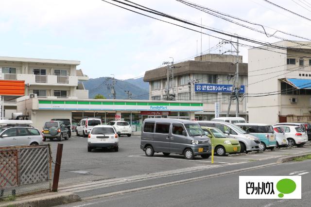 ファミリーマート松江西川津店：1036m
