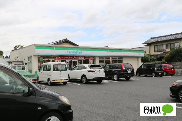 ファミリーマート外中原町店：435m